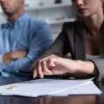 Skilsmässa på horisonten: 2 osynliga tecken på att ett äktenskap håller på att falla sönder har fått namn Skilsmässa på horisonten: 2 osynliga tecken på att ett äktenskap